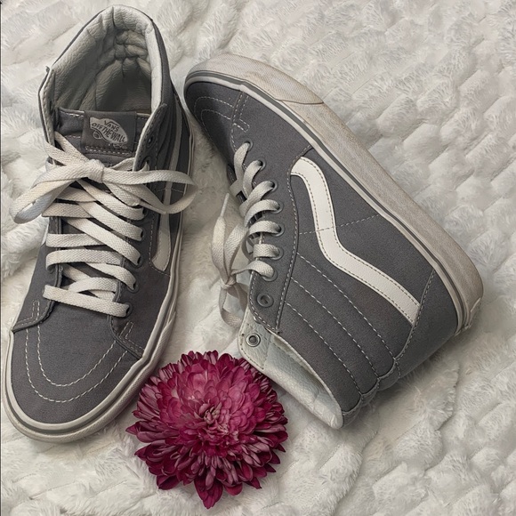 Vans Shoes - 🌹 VINTAGE Vans • Gray and White High-Top Sneakers “WORLD’S #1 SKATEBOARD SHOE